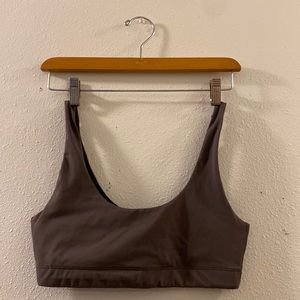 Vuori sports top !!! Super comfy and soft gently used